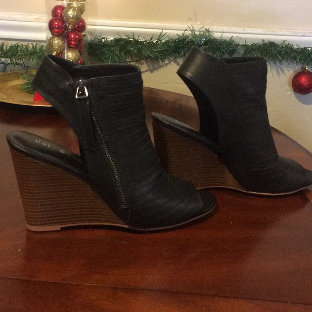 Dollhouse open Toe wedges